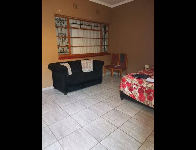 3 BEDROOM HOUSE FOR SALE IN FOREST HILL